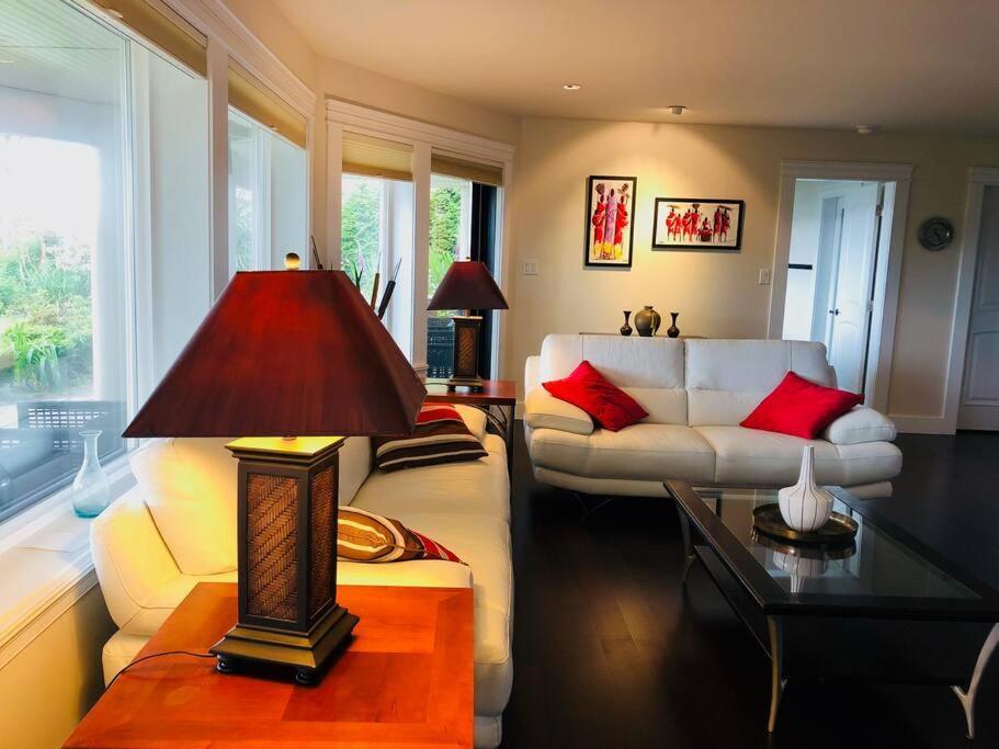 Saanichton Waterfront 2Br Suite With Superb Views Eksteriør billede