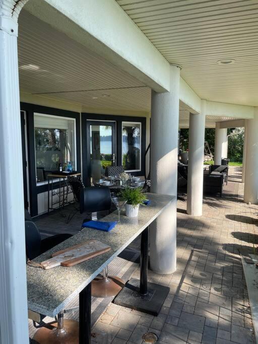Saanichton Waterfront 2Br Suite With Superb Views Eksteriør billede