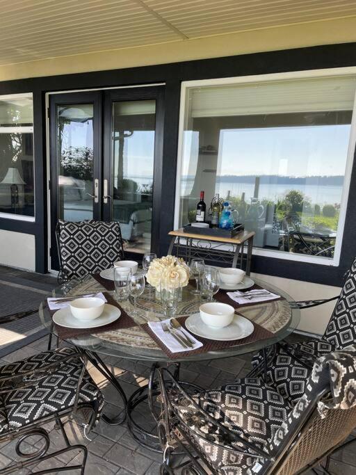 Saanichton Waterfront 2Br Suite With Superb Views Eksteriør billede
