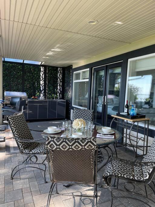 Saanichton Waterfront 2Br Suite With Superb Views Eksteriør billede