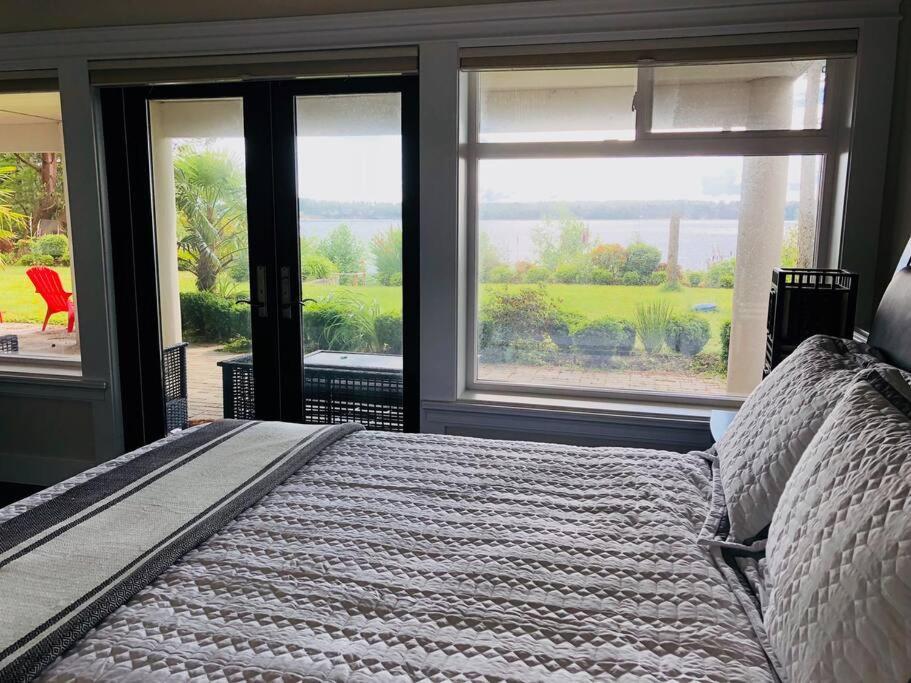 Saanichton Waterfront 2Br Suite With Superb Views Eksteriør billede